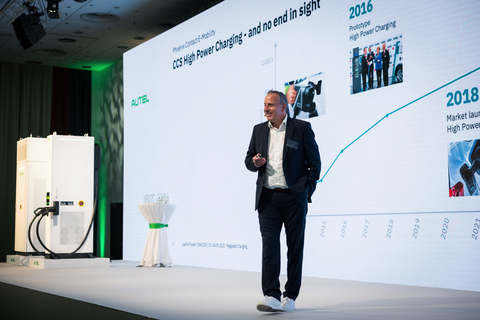 thumbnail Phoenix Contact presents the 1,000 A liquid-cooled CCS2 high-power charging system.