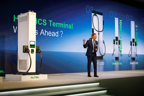 original Autel Energy showcased the MaxiCharger DT1000 terminal integrating Phoenix Contact’s latest liquid-cooled CCS2 cable and connector.