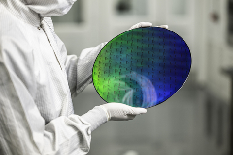 Omega, PsiQuantum’s silicon photonic quantum chipset, designed by PsiQuantum and manufactured at GlobalFoundries’ Fab 8 in New York.