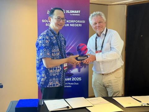 original 由左至右：XLSMART董事兼企業與戰略關係長Andrijanto Muljono；iBASIS執行長Patrick George