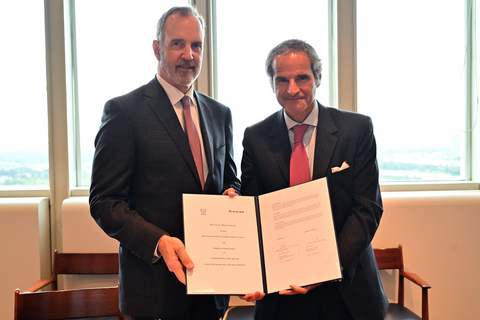 original Mirion Chairman of the Board and CEO Thomas Logan and IAEA Director General Rafael Mariano Grossi mark the signing of a partnership agreement and practical arrangements to advance radiation safety initiatives.