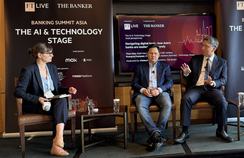 original Titan Chia (right), Chief Information Officer of CTBC Financial Holding, served as a speaker today at the “Banking Summit Asia 2025,” held in Asia for the first time, where he shared the company’s achievements in fraud prevention through digital innovation. / Courtesy of CTBC Financial Holding