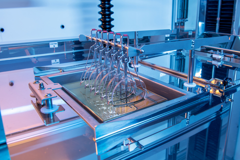 original Developed as a drop-in replacement for traditional methanol-based coatings, PPG's new PPG HI-GARD® Non-Methanol hard coating for 1.5 standard index ophthalmic lenses enables prescription lens makers to stay ahead of evolving regulatory requirements on methanol use while maintaining durability performance.