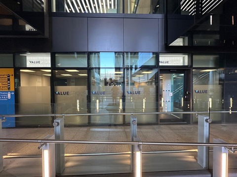 original New VG Lounge at London Heathrow Airport Terminal 2