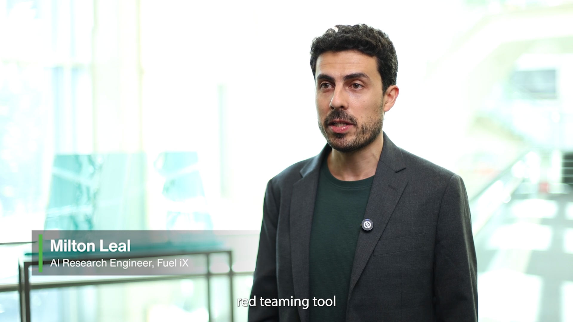 thumbnail Fuel iX Fortify simule des attaques adverses réelles afin de tester la sûreté et la sécurité des systèmes d’IA générative.