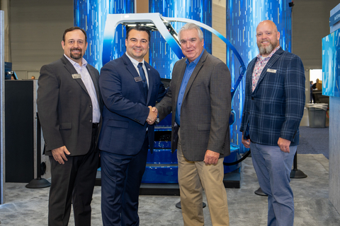 original TRU Simulation and US Aviation Academy sign purchase agreement for five Cessna Skyhawk Veris Virtual Reality Simulators, signifying first fleet order and fixed-wing market debut