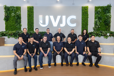 thumbnail UVJC 团队在其位于新加坡的新全球总部和研发中心