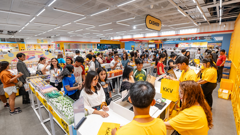 KKV's Grand Opening in the Philippines draws massive crowds.