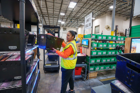 original Carter enables more flexible fulfillment operations, collaborating seamlessly with workers on the floor.