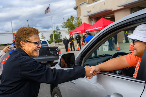 thumbnail Mayor Karen Bass greets local area residents at Fire Department 77.