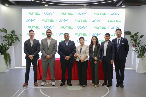 thumbnail Group photo of UAEV representatives with Autel executives during the signing ceremony in Shenzhen, reflecting shared commitment to accelerating the UAE’s smart-charging infrastructure.