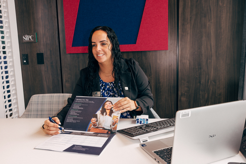 thumbnail Fifth Third's bankers offer personalized service in relaxed settings.