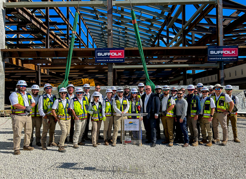 original Suffolk and the Lee County Port Authority celebrate the topping off of Southwest Florida International Airport’s (RSW) Terminal Expansion Project Phase 2, marking a major milestone in Lee County’s largest ever public works project.