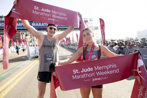 thumbnail The 2025 St. Jude Memphis Marathon® Weekend presented by Juice Plus+®  delivered strong performances across every distance. Full marathon winners Jordon English of Kansas City, Mo., and Julia Ray of Knoxville, Tenn., crossed the finish line with times of 2:28:03 and 2:51:12, respectively. 