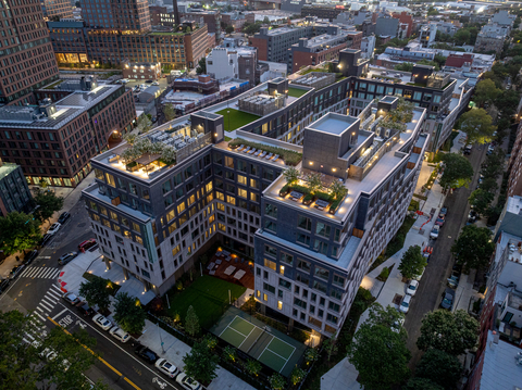 thumbnail Greenpoint Central. Photo Credit: Eli Marias