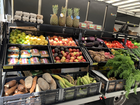 original Anthem Blue Cross and Blue Shield hosts The Campaign Against Hunger’s Fresh Vibes mobile market at Anthem Community Service Centers in New York City and select churches in Suffolk and Westchester counties. The holiday food distribution of more than 6,400 bags of fresh produce runs through Dec. 23.