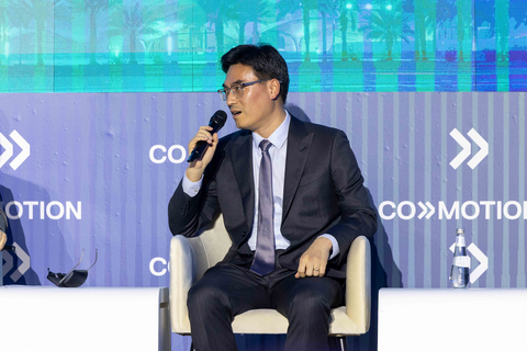 original At CoMotion GLOBAL, Chairman and CEO of QCraft Dr. James Yu underscored that autonomous driving is now entering a stage of rapid expansion driven by real commercial deployment.