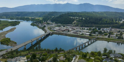 Los Hometown Grants de T-Mobile alcanzan $20 millones, y así llegan a 450 comunidades. Las nuevas 25 comunidades se unen a un creciente movimiento que está revitalizando calles principales, ampliando espacios públicos y fortaleciendo la vida en pueblos y pequeñas ciudades del país