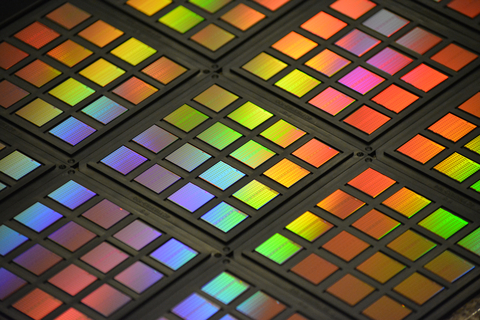 Mythic M1076 Analog Processing Units (APUs), each with nearly 20,000 analog to digital converters (ADCs) and 25 TOPS of performance.