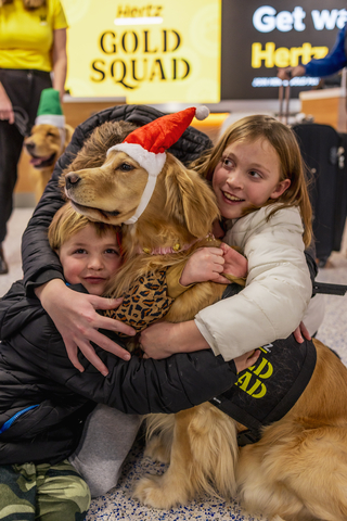 original Hertz Makes Holiday Travel Golden with Gold Squad’s Final 2025 Stop at Newark Airport