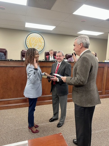 Dr. Darrelle Knight, NaphCare’s Chief Pharmacist, is sworn in to serve on the Alabama State Board of Pharmacy.