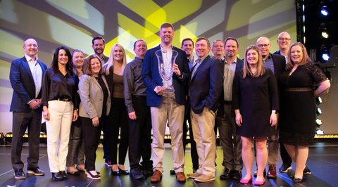 original Advance Auto Parts, Inc. (NYSE: AAP), a leading automotive aftermarket parts provider in North America serving professional installers and do-it-yourself customers, presented its 2025 Vendor of the Year Award to OSRAM Sylvania Inc. at “Accelerate” – Advance’s vendor appreciation and field leader kickoff event in Orlando, Fla. The annual event brings together valued vendors and team members in one place to fuel the energy behind the execution of Advance’s strategic plan, and to honor the company’s partners that make a positive impact on the business and its customers. Nine additional vendors were recognized at the awards ceremony for their contributions.