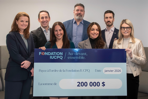 original Rangée du haut, de gauche à droite : M. Francis Morin, directeur général, Fondation IUCPQ, M. Frédéric Leblanc, pharmacien et leader stratégique, Programmes de médicaments, iA Groupe financier, M. Louis-Philippe Pouliot, vice-président exécutif, Solutions d'assurance et d'épargne collectives, iA Groupe financier. Rangée du bas, de gauche à droite : Mme Catherine Tardif, cheffe de la philanthropie, iA Groupe financier, Eveline Keable, leader stratégique, Santé, bien-être et invalidité, iA Groupe financier, Dre Fannie Lajeunesse-Trempe, spécialiste et chercheuse en médecine interne générale et bariatrique, IUCPQ-ULaval, Dre Marie-Philippe Morin, cheffe de service de médecine interne générale et spécialiste en médecine interne générale et bariatrique, IUCPQ-ULaval.