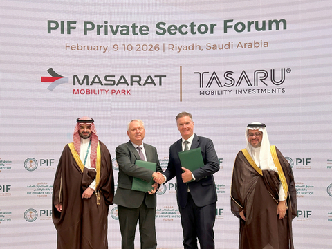 From left to right: Muhammed Alshiha, Chairman of MASARAT Mobility Park; Tienie Ferreira, CEO of MASARAT Mobility Park; Michael Müller, CEO of TASARU Mobility Investments; and Omar Al-Madhi, Chairman of TASARU Mobility Investments, during the signing ceremony at the PIF Private Sector Forum 2026 in Riyadh. (Photo: AETOSWire)