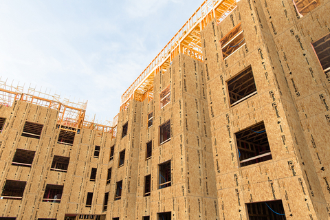 The first commercialized FRT OSB certified to meet IBC and IRC definitions, featuring fully integrated fire-retardant protection