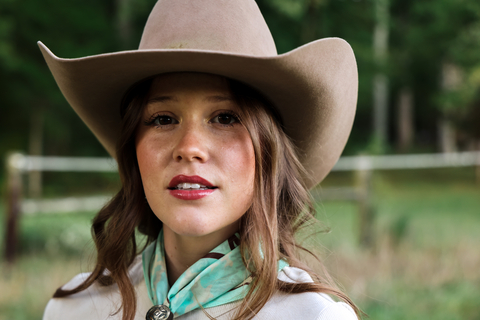 Tractor Supply names Gloria Anderson the winner of its Life Out Here Emerging Artist Program.