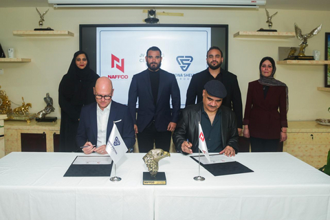 Left: Verona Shelters: Eng. Shaikha Ali Rashed Al Kaabi, (MD UAE) and Mikko Lahtonen, (Executive Director Middle-East);
Naffco Group: Eng. Khalid Al-Khatib (CEO); Mr. Ahmed Khalid Al-Khatib, (Group Managing Director); Mr.Ali Khalid Al-Khatib, (Group Managing Director); Ms.Nour Alyazji, (Business Development Director)