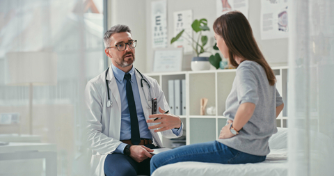 Der Philips SpeechLive Health KI-Assistent wandelt klinische Gespräche in strukturierte Dokumentation um. Das entlastet medizinisches Fachpersonal und schafft mehr Zeit für die Patientenversorgung.