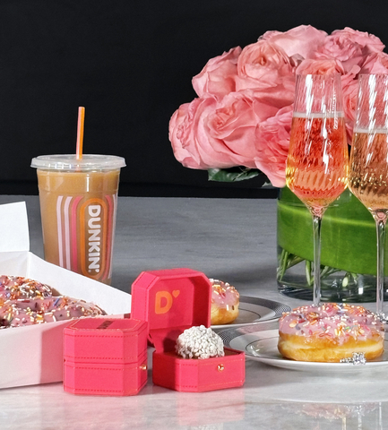 Dunkin’ celebrates National Proposal Day on March 20 with a limited-edition “I Dough” ring box giveaway and a partnership with iconic bridal designer Vera Wang, ushering in spring and the start of engagement season, bridal celebrations and weddings.