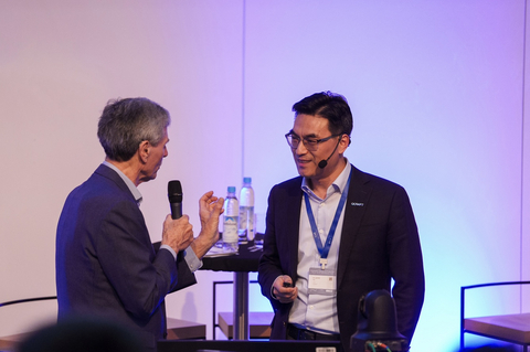 original Dr. James Yu of QCraft and Prof. Dr. Ferdinand Dudenhöffer, the founder of the Center Automotive Research (CAR)