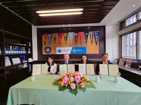 Wego High School Partners with Fulbright Taiwan to Launch "Satellite Project," Igniting a New Wave of English Critical Thinking Education