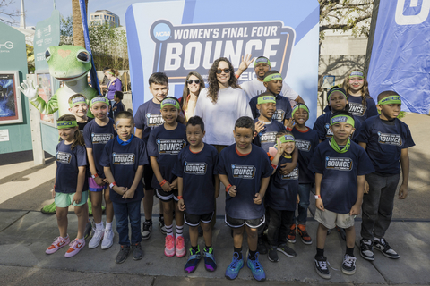 WNBA legend and four-time champion Sue Bird, along with GEICO Chief Marketing Officer Arianna Orpello, joined the local community at the Bounce event in Phoenix to celebrate GEICO’s donation of sports equipment to a local Boys & Girls Clubs on Saturday, April 4, 2026 in Phoenix. Through this effort, GEICO and donation partner Good Sports are helping provide local youth with access to sports equipment and opportunities to build confidence, develop skills, and thrive both on and off the court. (Mark Peterman/AP Content Services for GEICO)