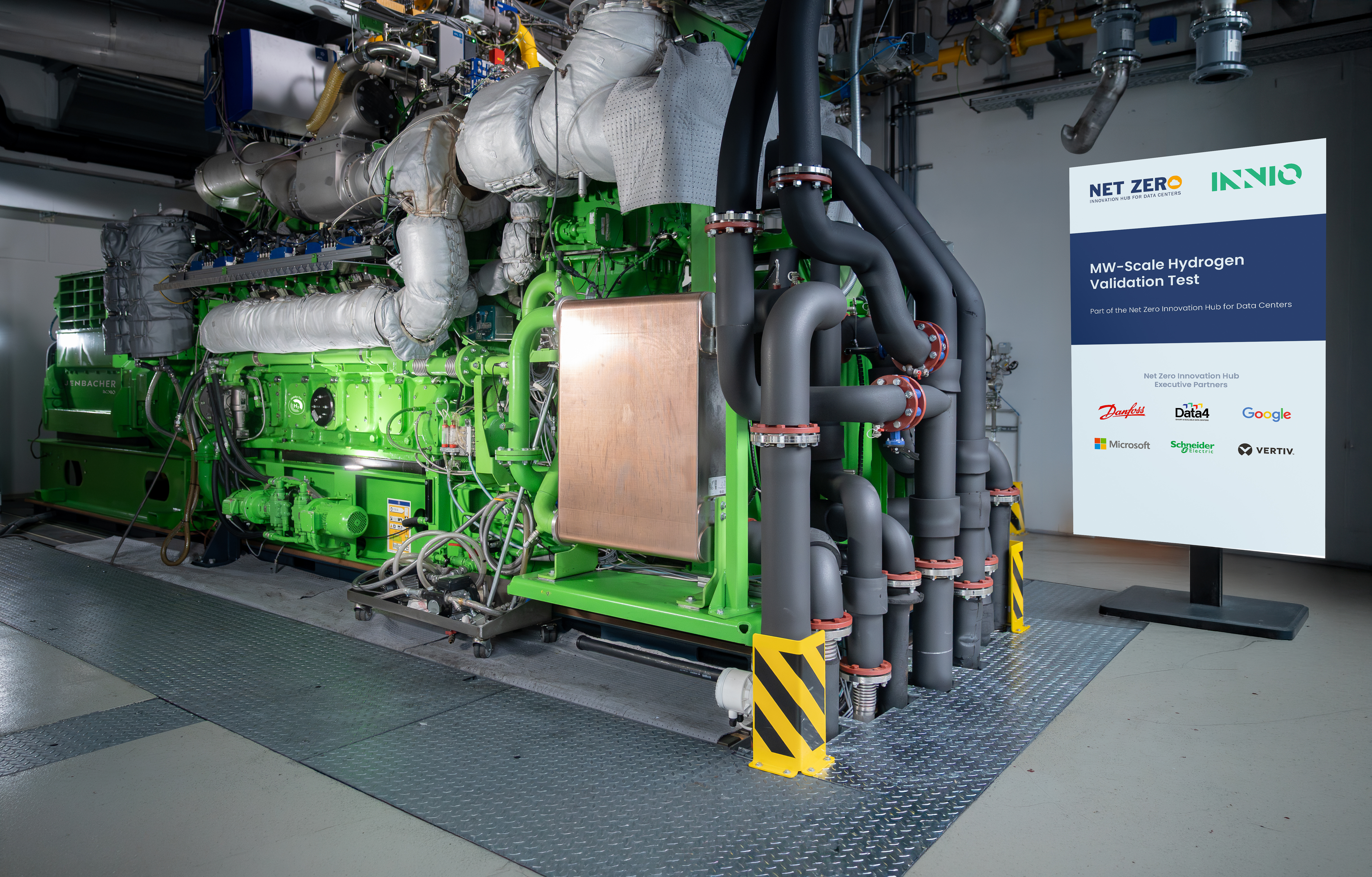 World-First 3 MW Demonstration of 100% Hydrogen Backup Power for Data Centers by INNIO and the Net Zero Innovation Hub, witnessed by technical experts from Microsoft, Google, and DATA4