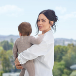 J083953_03_LD_HoldingBaby-34366_vD_GRACOL.jpg