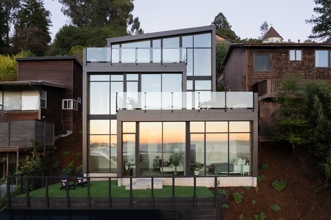 original The Series 8630 Fixed/Window Wall is engineered to support large-format openings with narrow sightlines, allowing architects to create uninterrupted views and seamless indoor-outdoor connections.