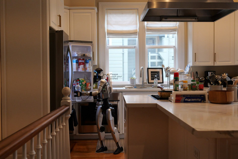 A Gatsby humanoid robot at work in a San Francisco kitchen. (Photo courtesy of Gatsby)