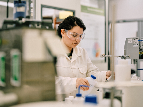 A Cargill employee working at the company's Innovation Center in Vilvoorde, Belgium, where Cargill is strengthening its R&D capabilities to support food innovation and customer collaboration.
