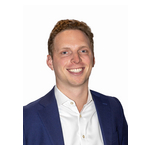 Chris_Huetsch_Headshot.jpg