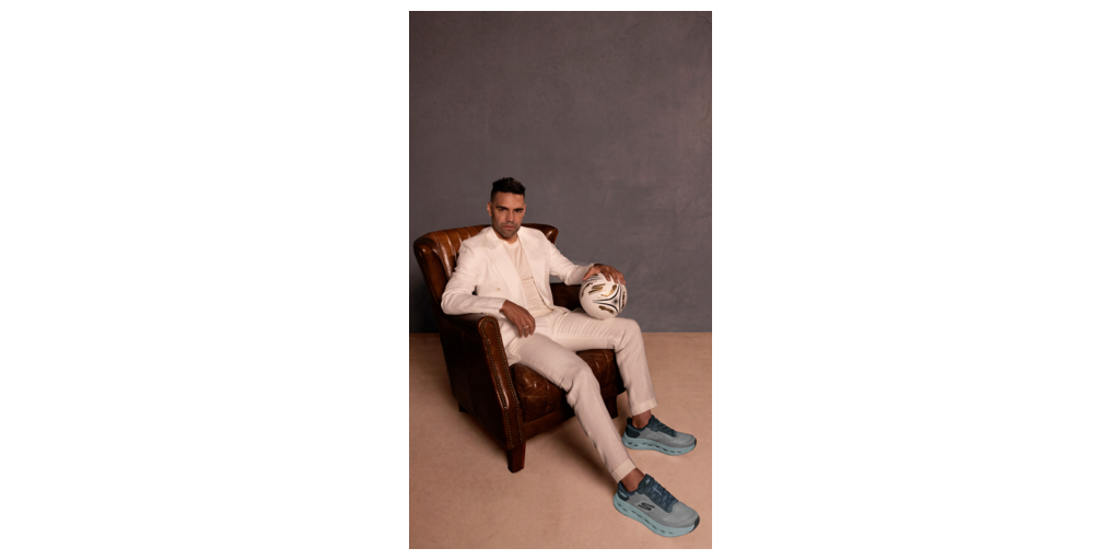 LA LEYENDA DEL FÚTBOL COLOMBIANO RADAMEL FALCAO GARCÍA FIRMA CON SKECHERS
