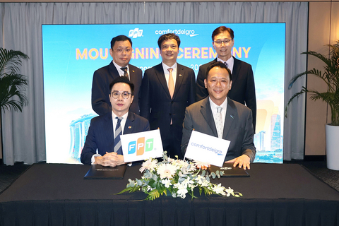 The MOU exchange ceremony took place in Singapore during the official visit by the General Secretary of the Communist Party of Viet Nam and State President H.E. To Lam