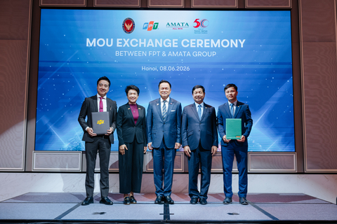 original The MOU exchange ceremony was attended by H.E. Anutin Charnvirakul, Prime Minister of the Kingdom of Thailand, together with FPT and Amata’s executives.