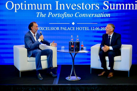 Alberto Matta, Managing Partner at Optimum Asset Management, in discussion with Mike Pompeo, former United States Secretary of State and Director of the CIA. Credit: Optimum Asset Management