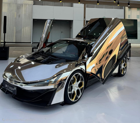 thumbnail Windsor House of Cars Begins Exclusive Delivery of the Fastest Supercar in the world (Photo: AETOSWire)