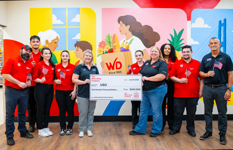The Winn-Dixie Company, together with its generous customers and charitable arm, The Winn-Dixie Company Gives Foundation, presented a $100,000 donation to the USO to support service members, veterans and military families across Florida and Georgia. The contribution will help provide meals, family support services, emergency response resources and other critical programs that strengthen military communities.