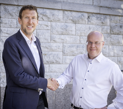 Jacob Stedman, CEO of Blykalla, and Tobias Hansson, Country Managing Director of Hitachi Energy Sweden.