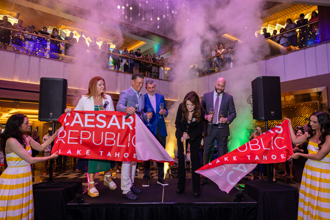 original Lisa Vanderpump cuts the ribbon at the Grand Opening of Caesars Republic Lake Tahoe with Karie Hall, Anthony Carano, Gary Carano and Stew Massie. Credit: Caesars Entertainment